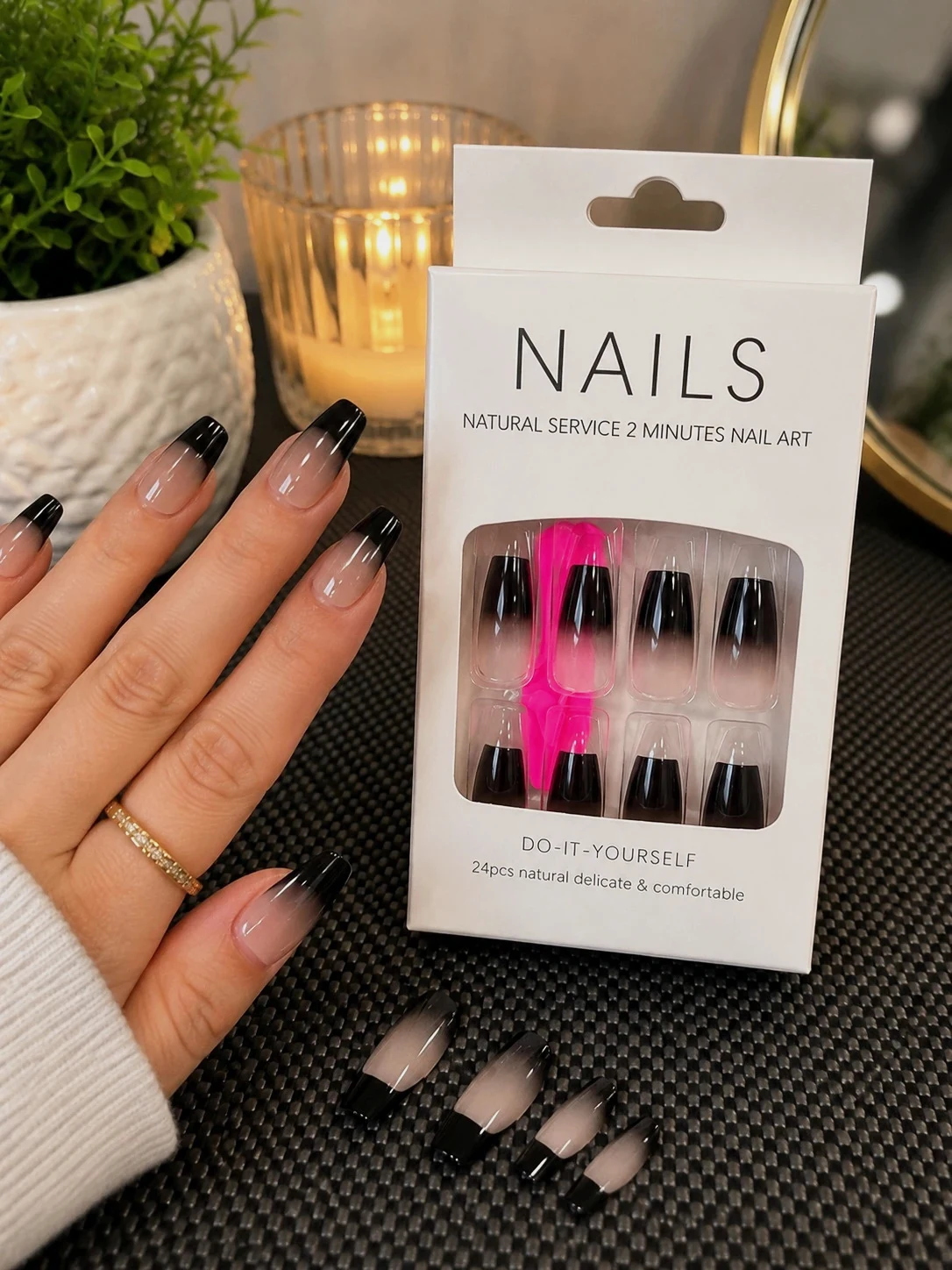 Capsules ongles French noir – 24 pièces – Kit neuf