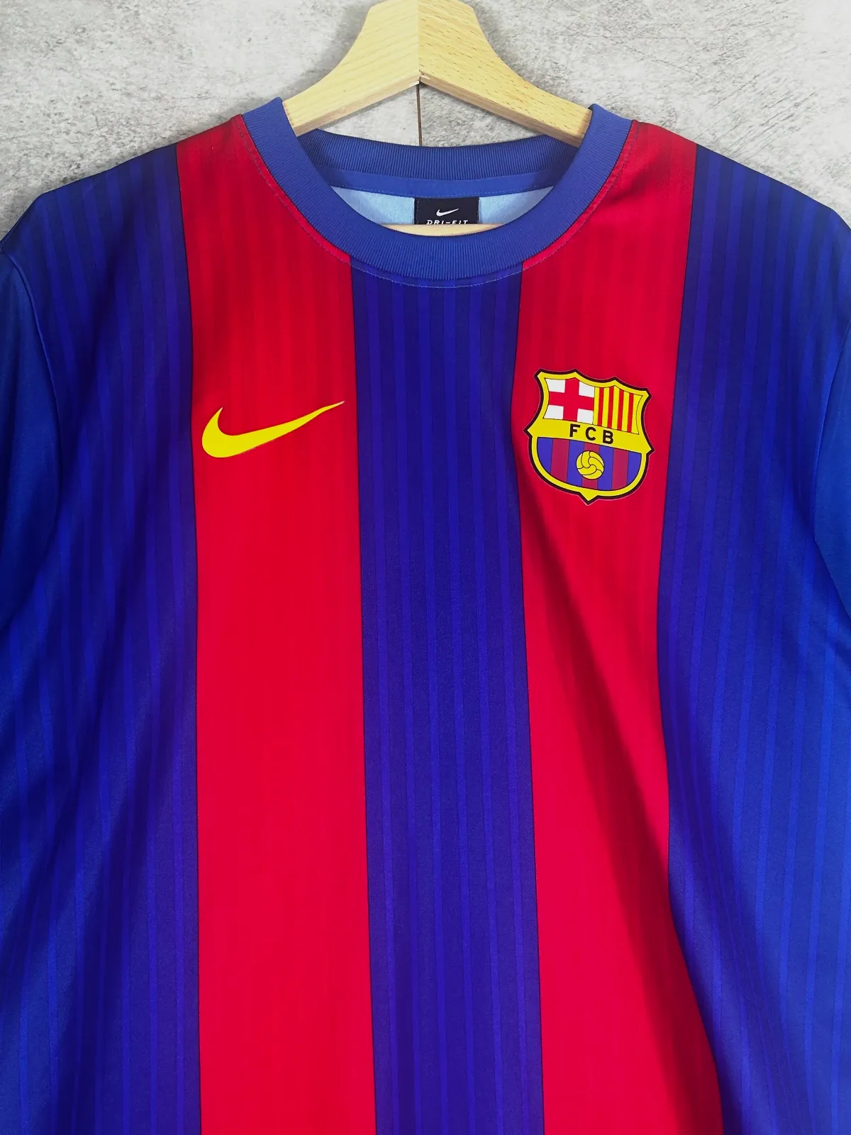 Maillot de football FC Barcelone Nike taille L – Nike – taille L 2