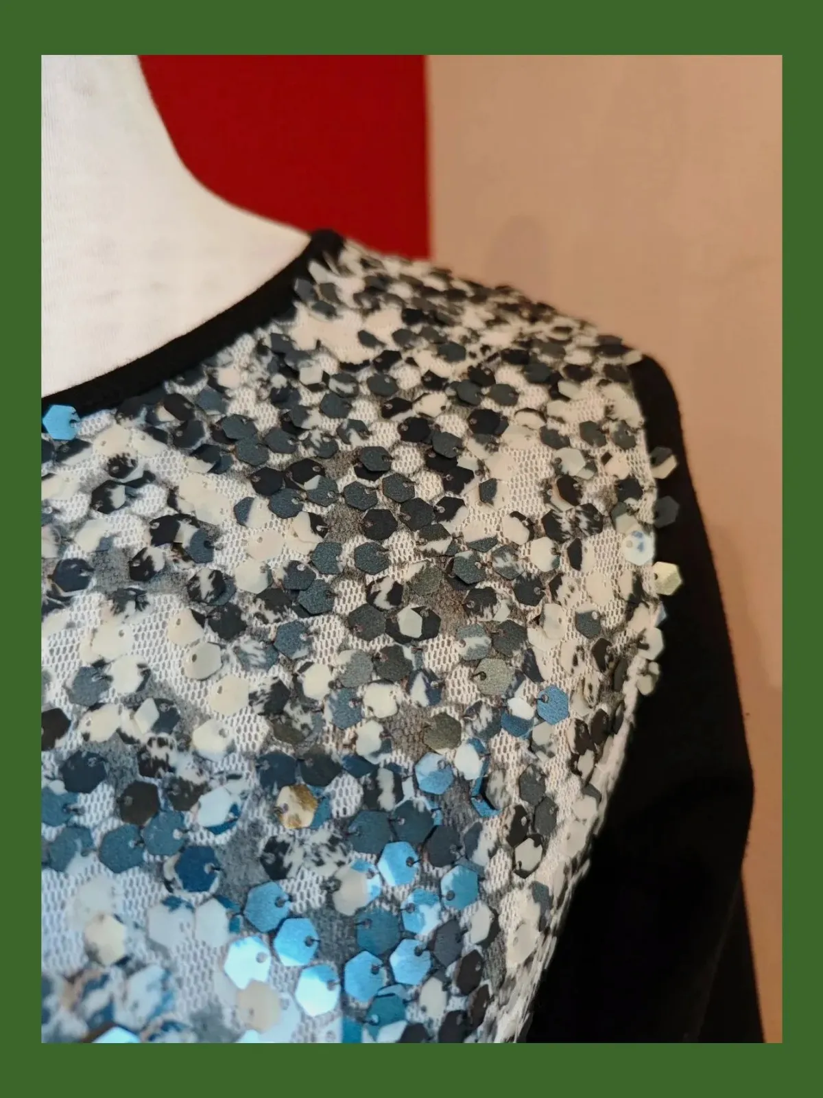🌺 Vestido negro con el frente de gasa blanca cubierta de lentejuelas plateadas y blancas – Festa – taille M / 38 / 10 3