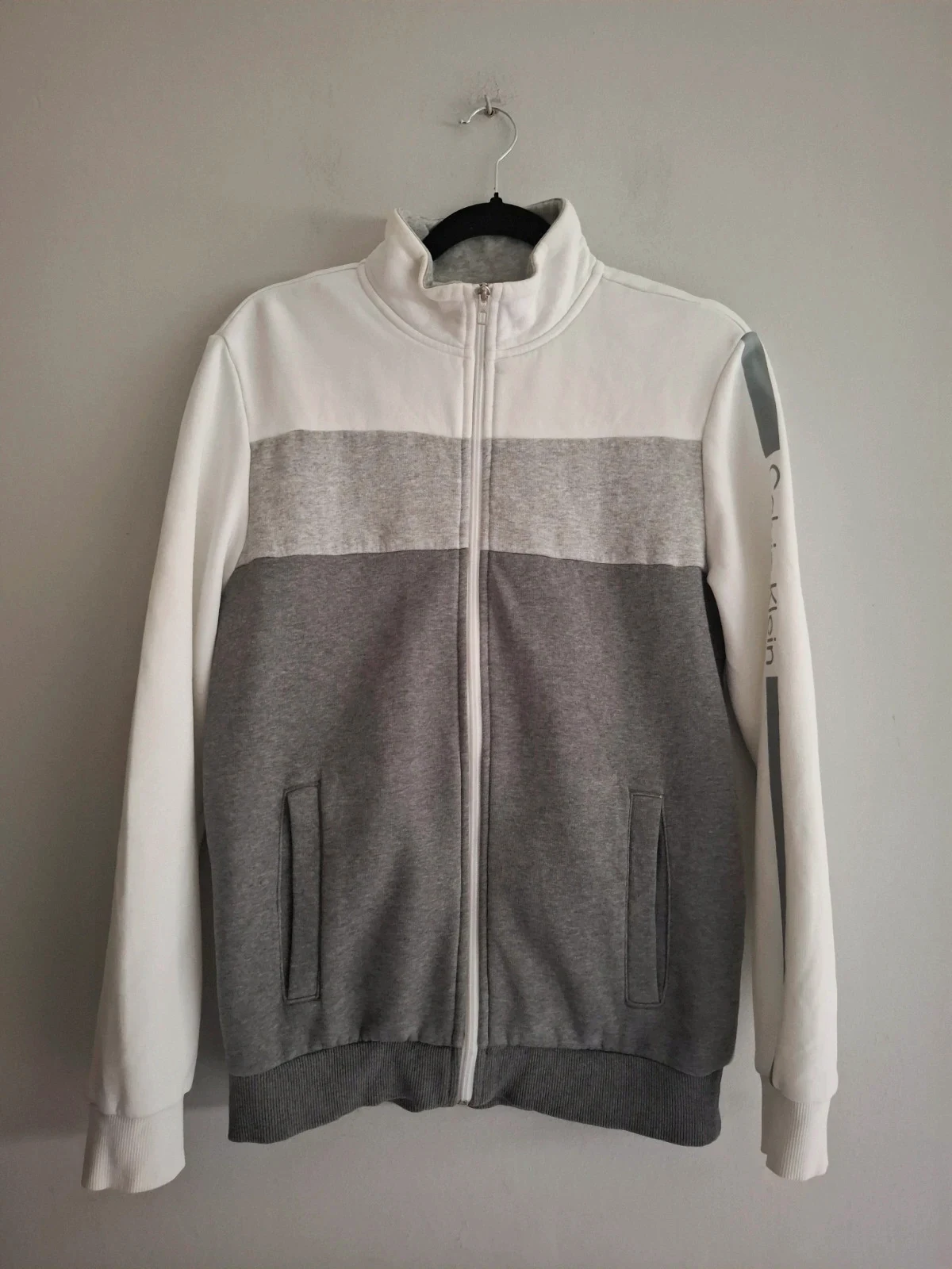 Chaqueta Calvin Klein Fleece Gris/Blanco Talla S – Calvin Klein – taille S