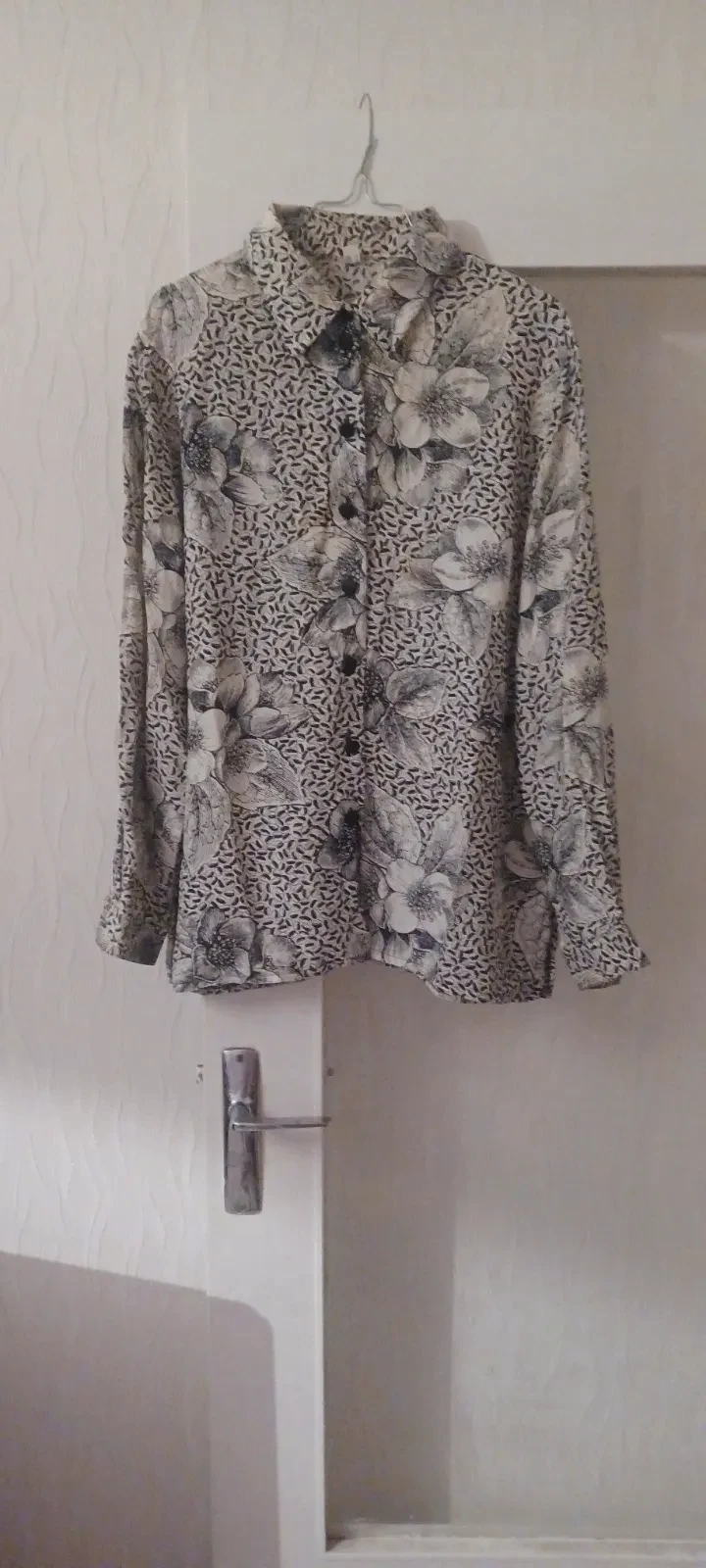 Chemise femme T42 100% viscose motif floral manches
