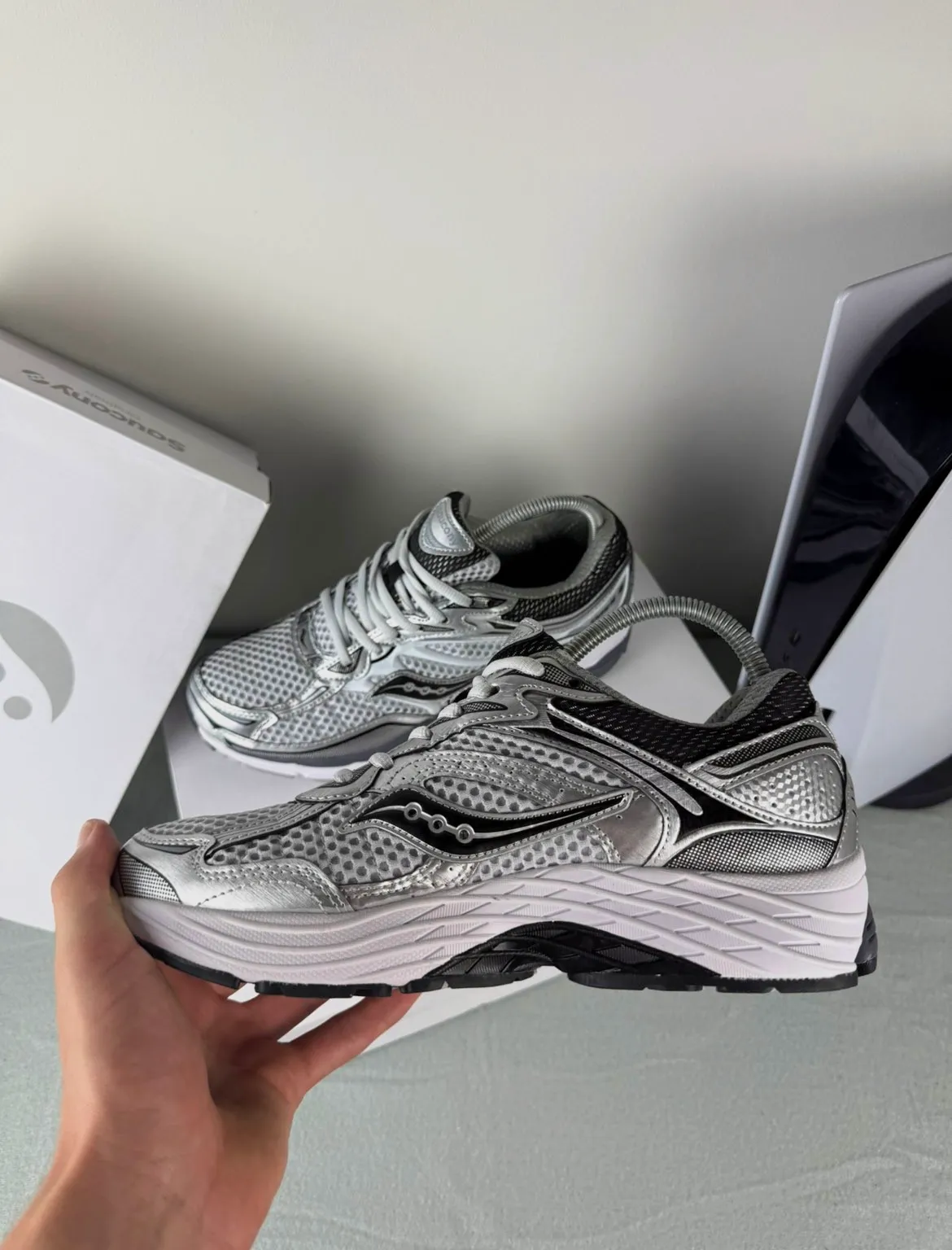 Taille 42 / Saucony Omni Pro Grid 9 Gris – Saucony – gris – taille 42 4