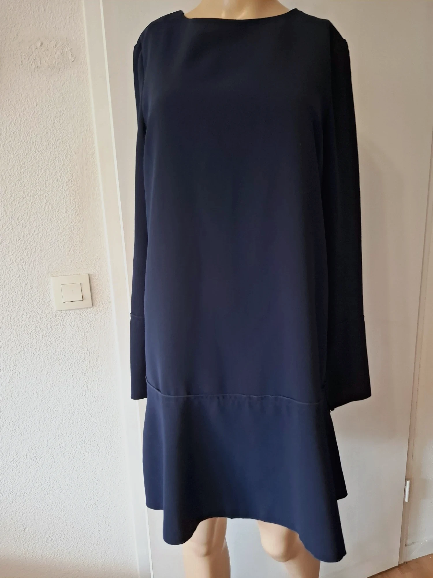 Robe bleu marine manche longue mango taille 36 en tres bon etat