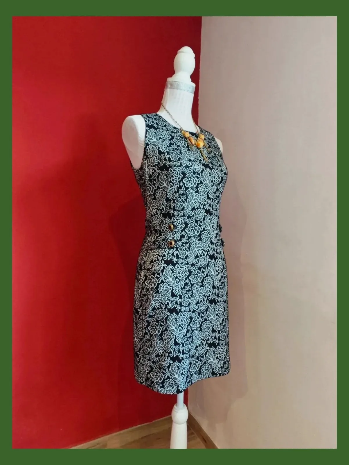 🌺 Estiloso vestido sin mangas negro con estampado floral blanco – CelopWoman – taille S / 36 / 8 2
