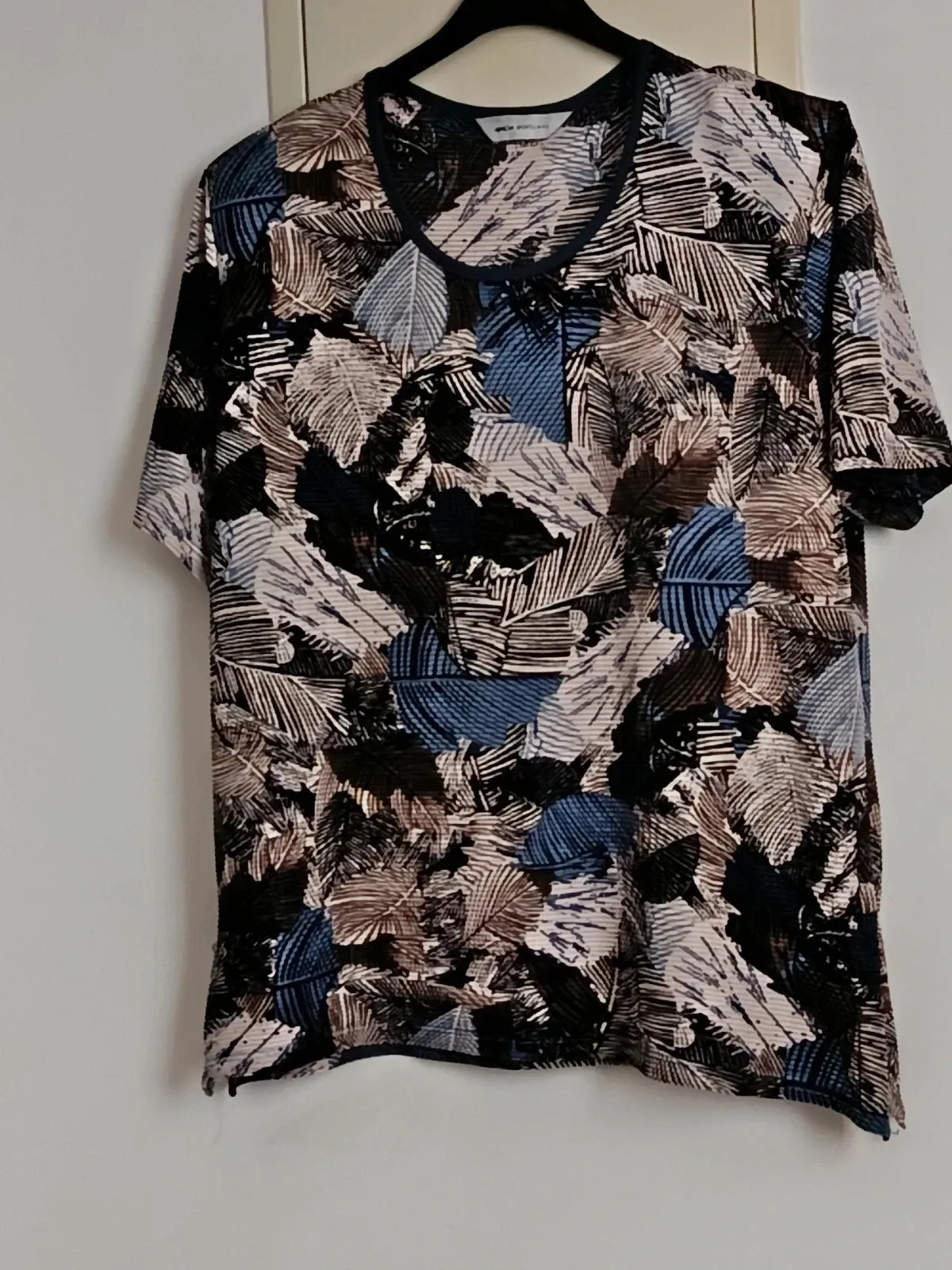 Camiseta Plisada Amalia Montijano - Estampado Tropical Chic🔥🔥 – Amalia Montijano – taille L / 40 / 12 2