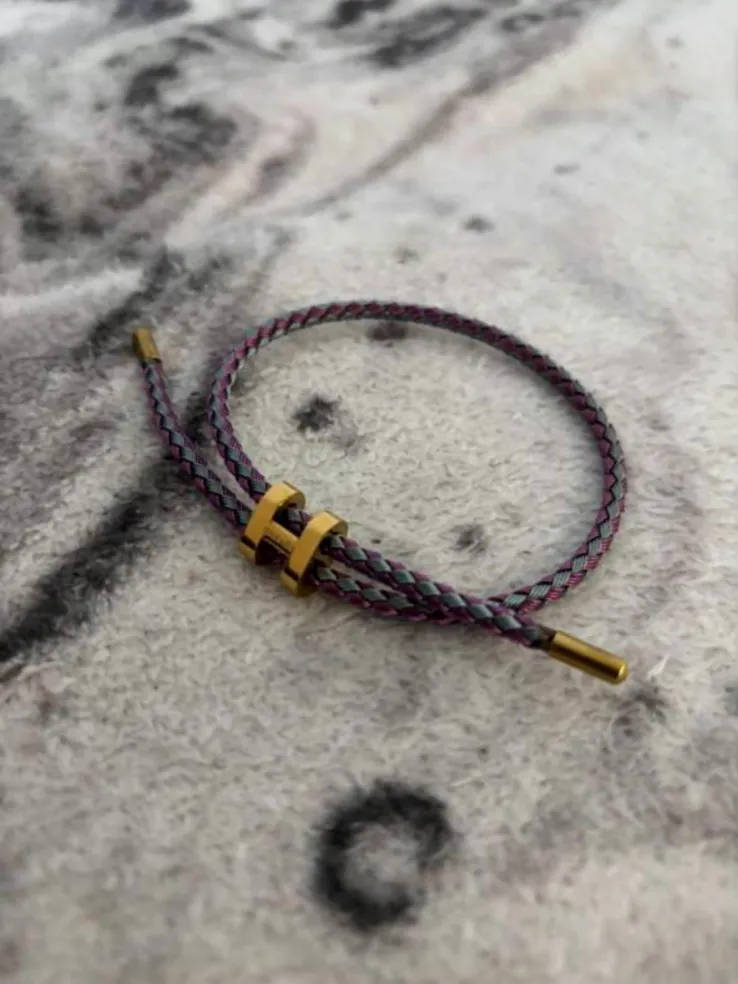 Bracelet tressé ajustable lettre H – Hermès – violet, blanc et gris – taille M 6