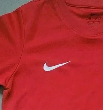 Camiseta deportiva roja Nike Dri-FIT – Nike – taille 11 ans / 146 cm 3