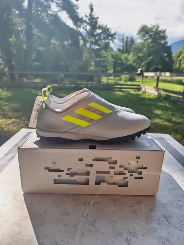 Chaussures de football Adidas Glitch gris et jaune fluo – adidas – gris, jaune fluo – taille 41,5 2