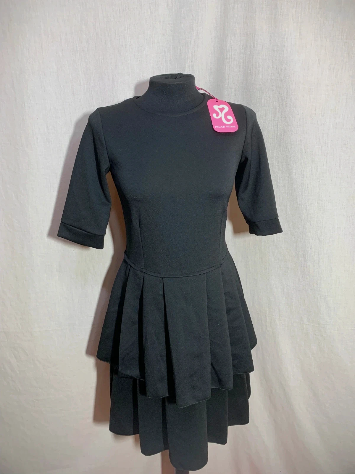 Vestido Negro con Falda de Volantes y Manga Media | Black Tiered Dress – taille M / 38 / 10
