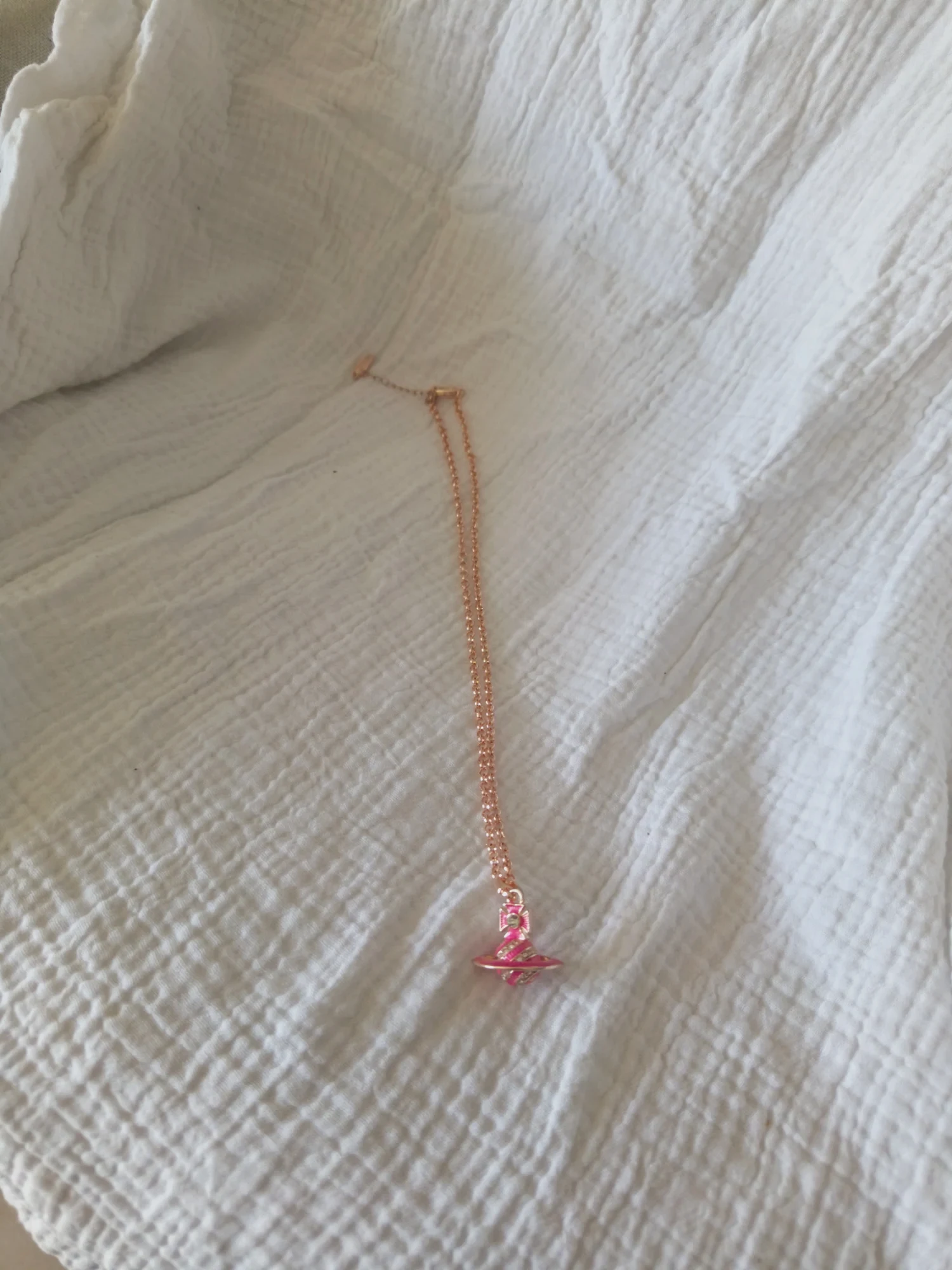Collier Vivienne Westwood neuf