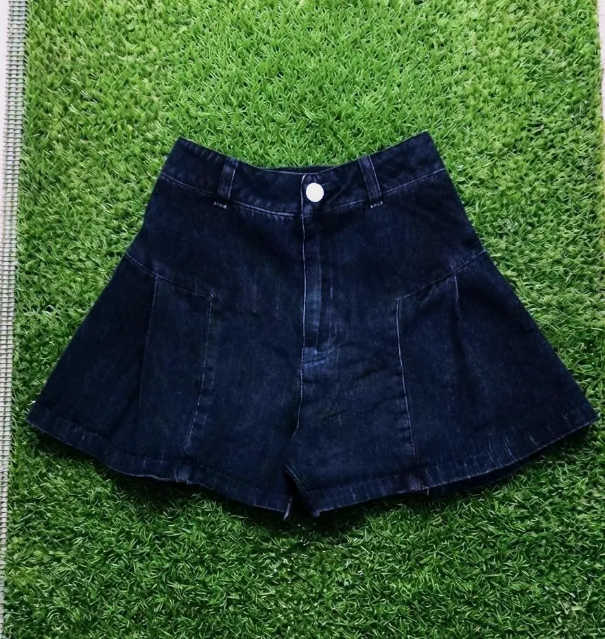 Black Denim Pleated Shorts – no brand – black 3