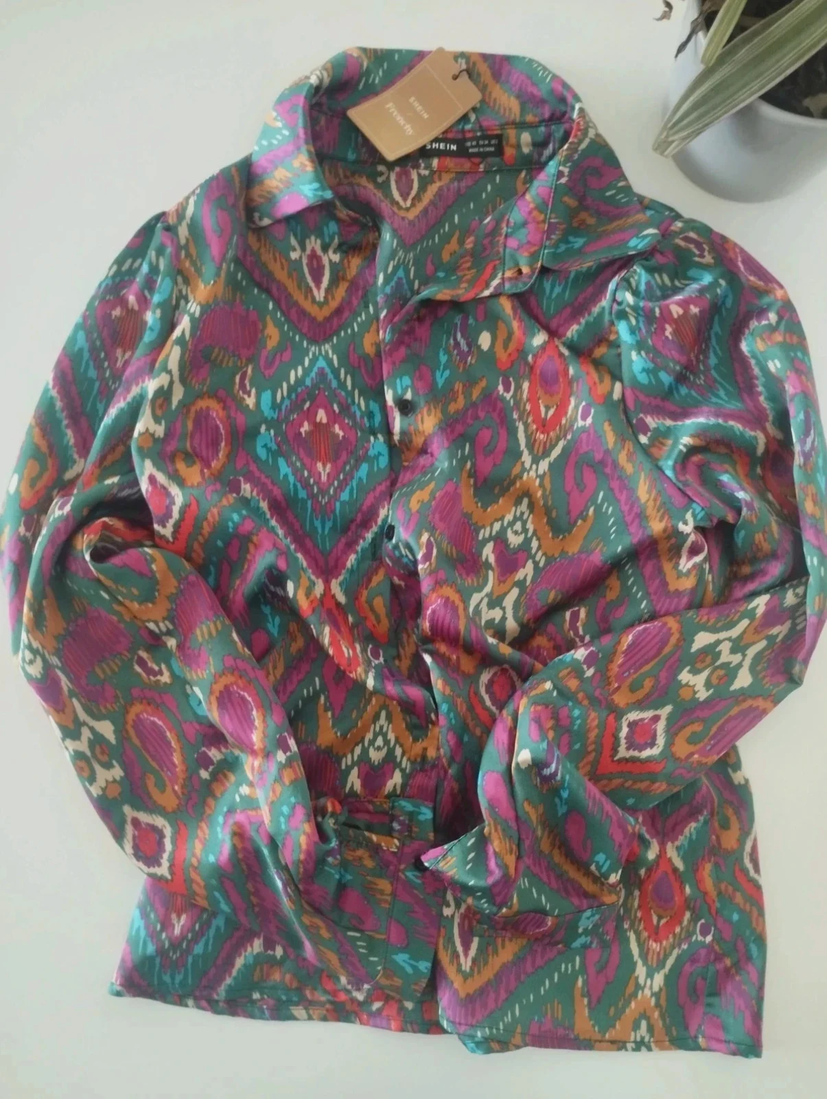 💎 Camisa Satinada Estampado Étnico Shein Frenchy - Talla XS (Nueva). Estilo vintage – Shein – taille XS / 34 / 6