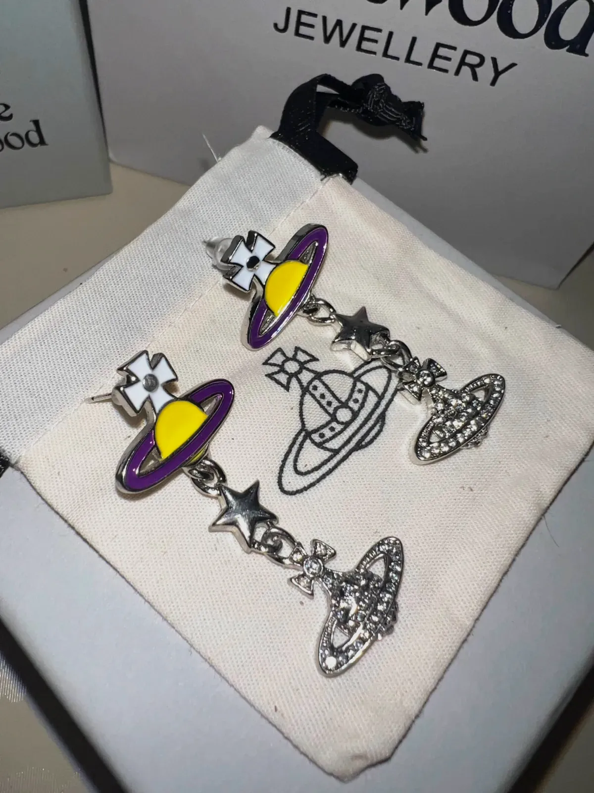 Boucles d'oreilles Vivienne Westwood Planète – Vivienne Westwood – argenté 4
