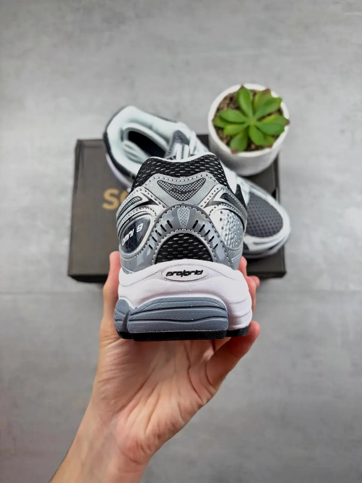 Saucony Progrid Omni 9 Gris / Taille 43 – Saucony – gris – taille 43 7