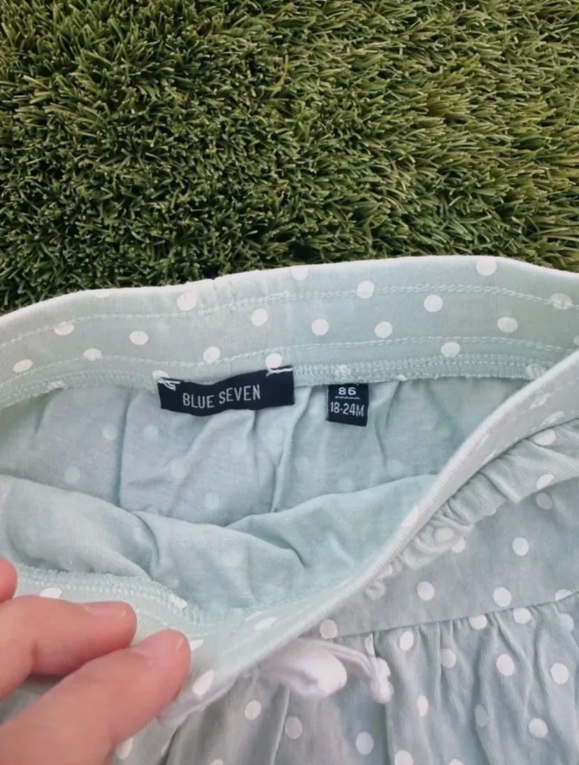 Jupe enfant à pois blanc et bleu – Blue Seven – bleu ciel à pois blancs – taille 86 (18-24M) 2