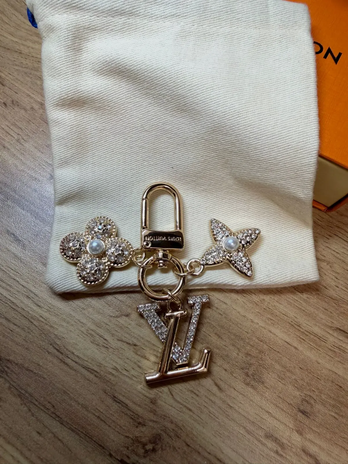 Porte-clés Louis Vuitton LV strass fleurs – Louis Vuitton – doré – taille S 7