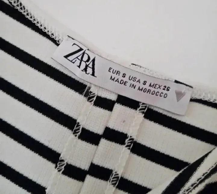 vestido diseño entallado Talla S  – Zara – blanco y negro – taille S 2