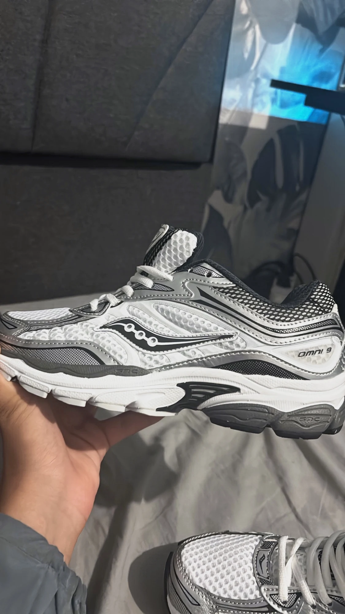 saucony omni 9