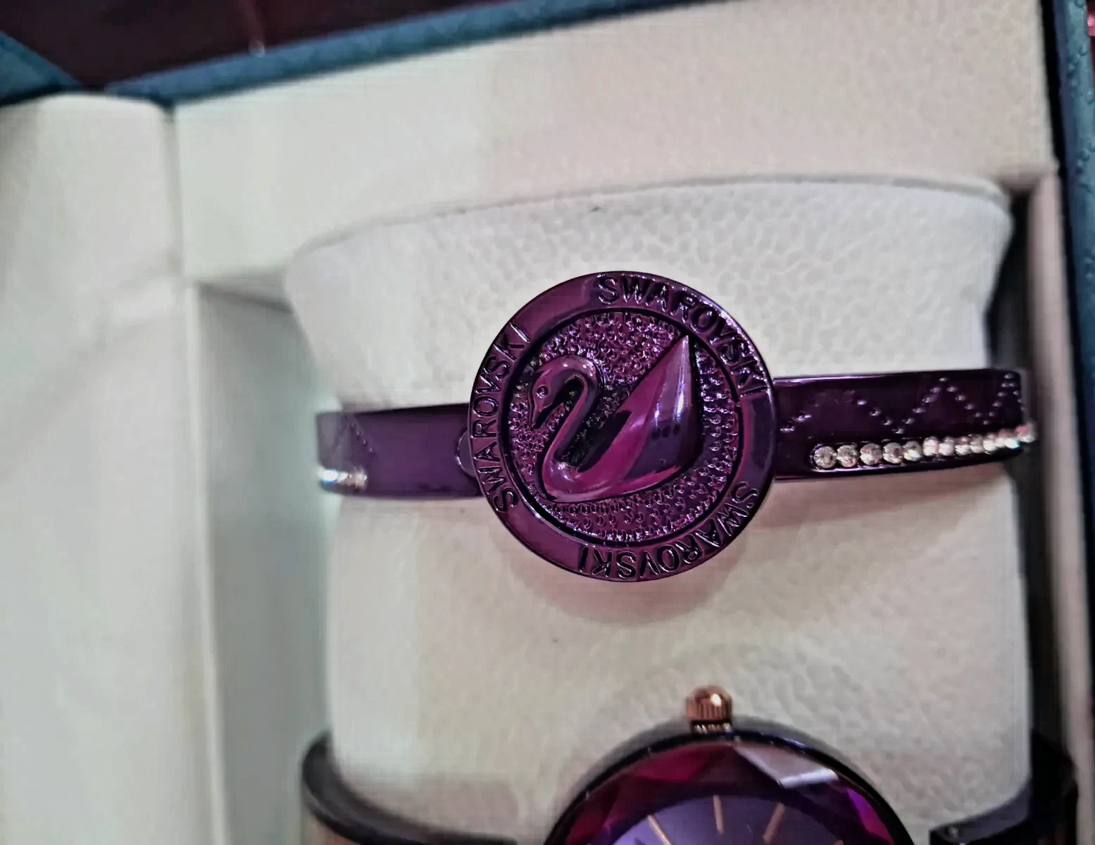 Bracelet cuir violet strass