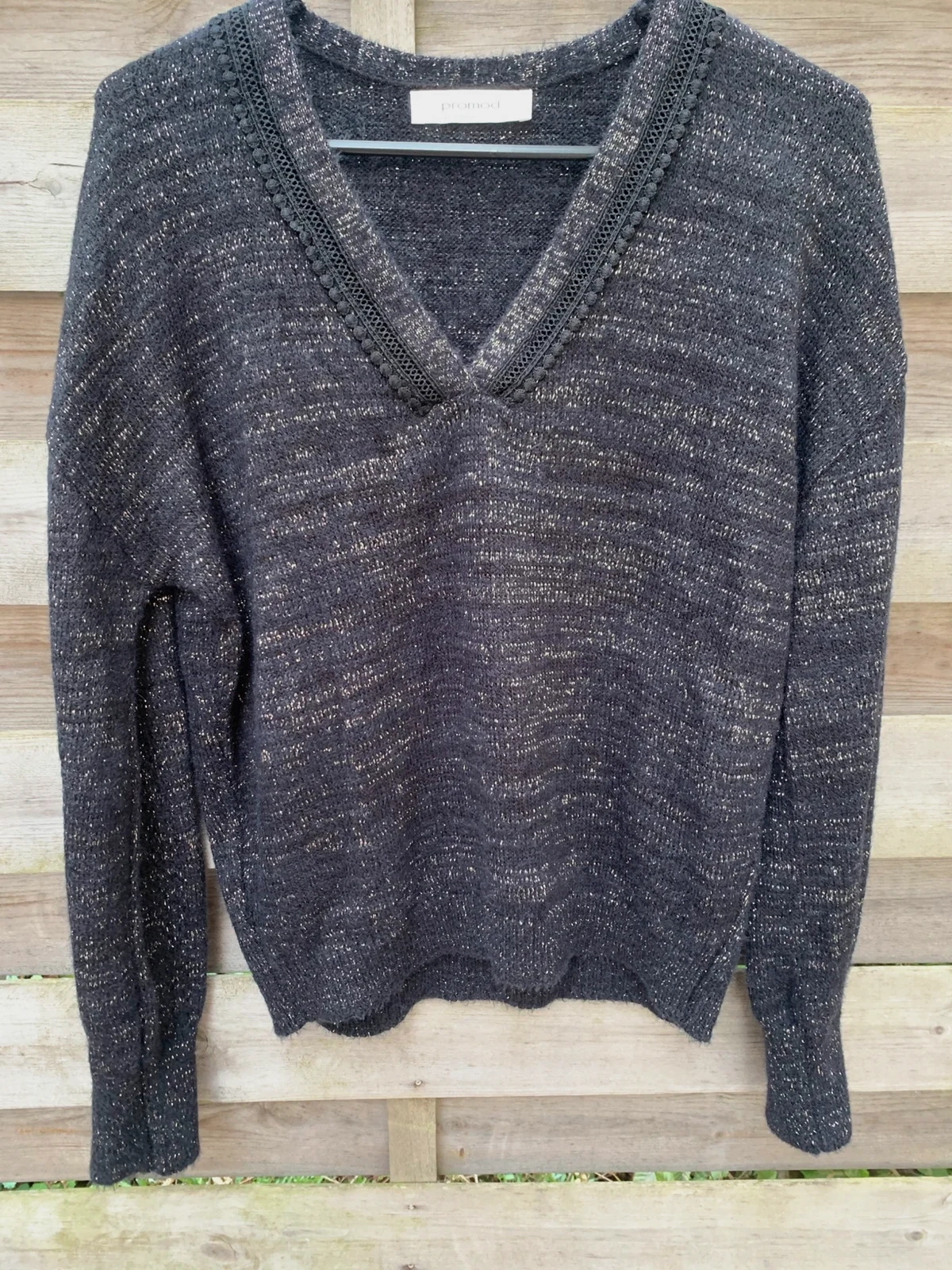 Pull Promod noir à fils métallisés – col V – taille S / 36 – Promod – taille S / 36 / 8