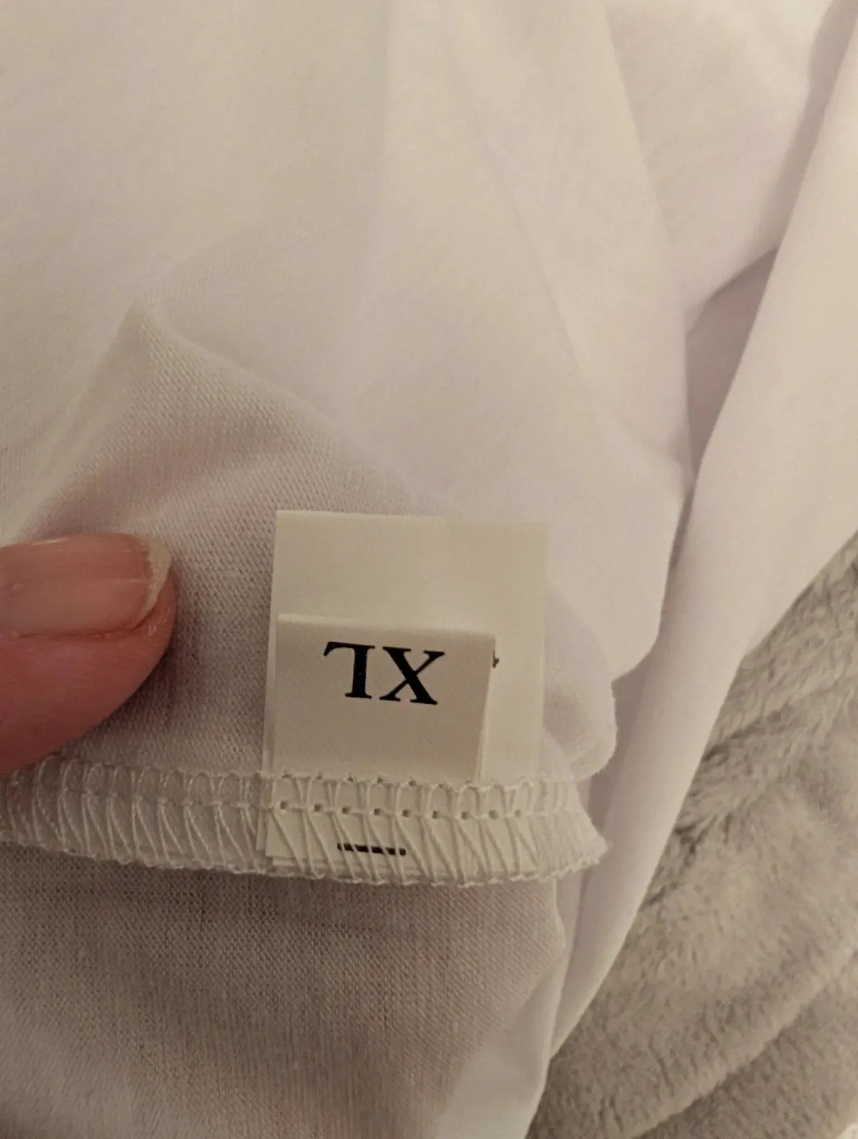 Haut blanc manches longues neuf taille XL – taille XL / 42 / 14 5