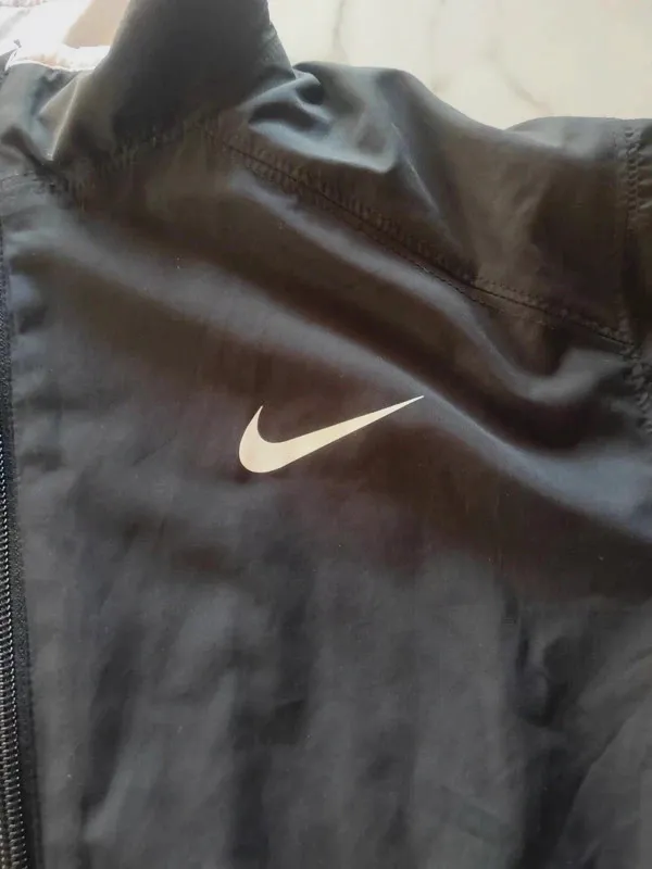 Veste Nike vintage coupe-vent noire et swoosh blanc – Nike – noir – taille S 5