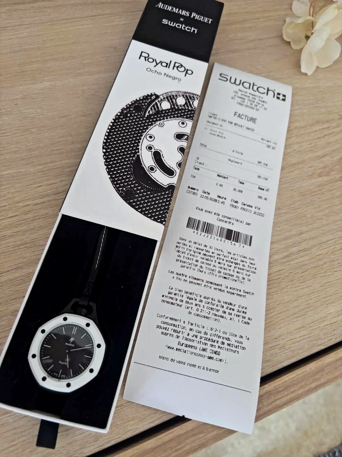 Montre Swatch x Audemars Piguet Royal Oak Ocho Negro