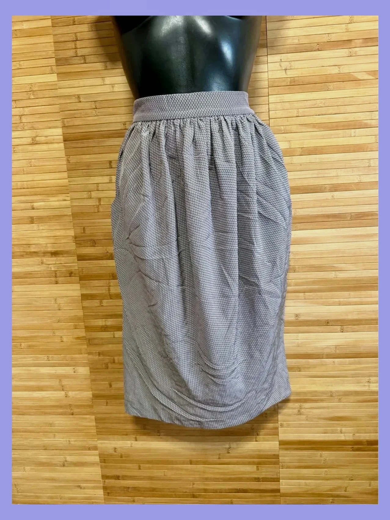 Espectacular falda seda 100% de la marca Lanvin , vintage , talla 40 😍
