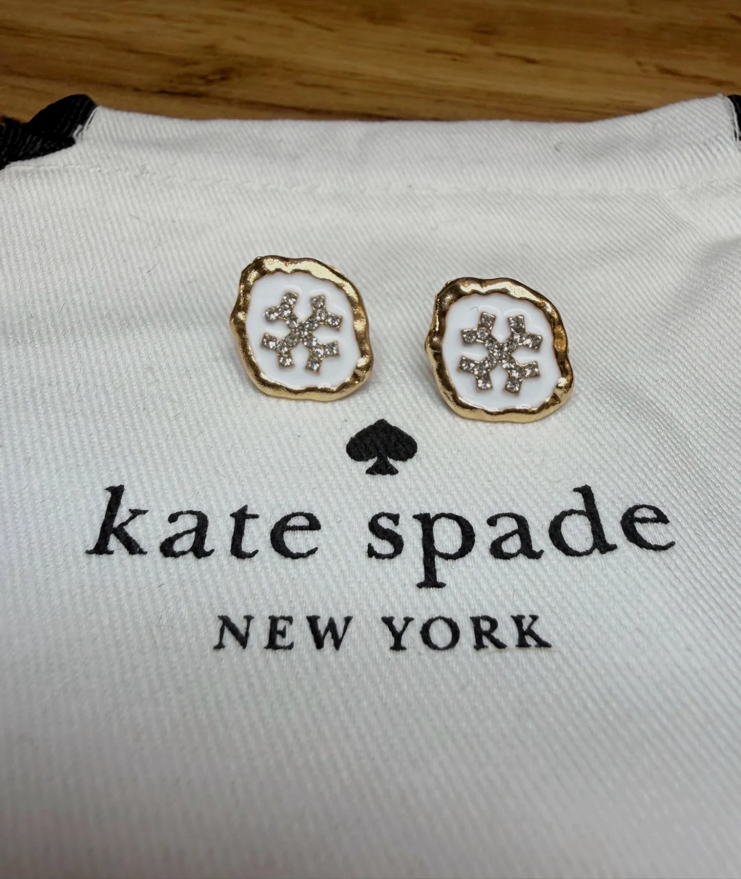 Boucles d'oreilles Kate Spade dorées et émail
