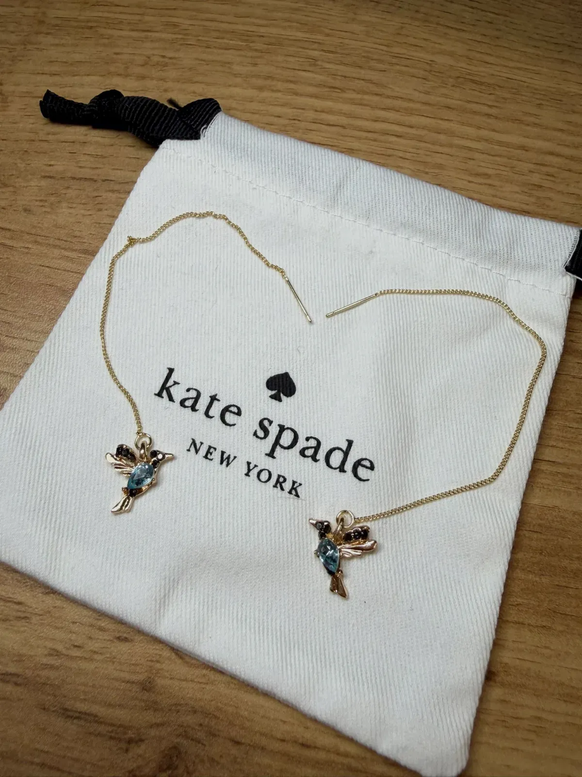 Boucles d'oreilles pendantes Kate Spade motif colibri – Kate Spade – doré – taille Taille unique 4