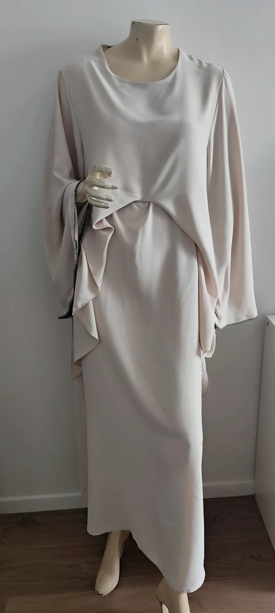 superbe robe de soiree mariage de la taille 36 au 40 avec ceinture reglable flui