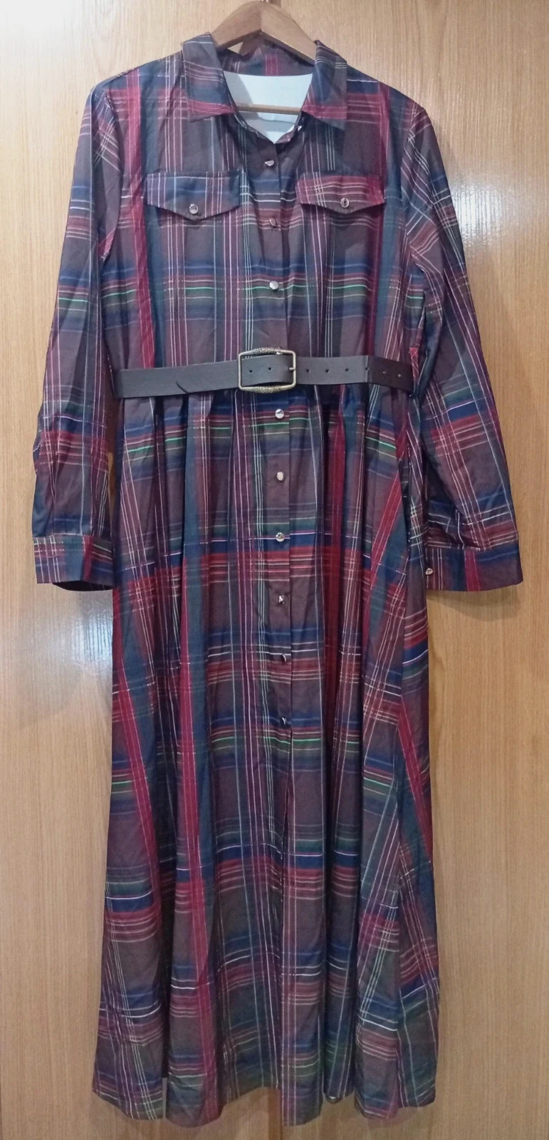 Long plaid shirt dress in navy blue, burgundy, grey and green tones, Size XL – taille XL / 42 / 14