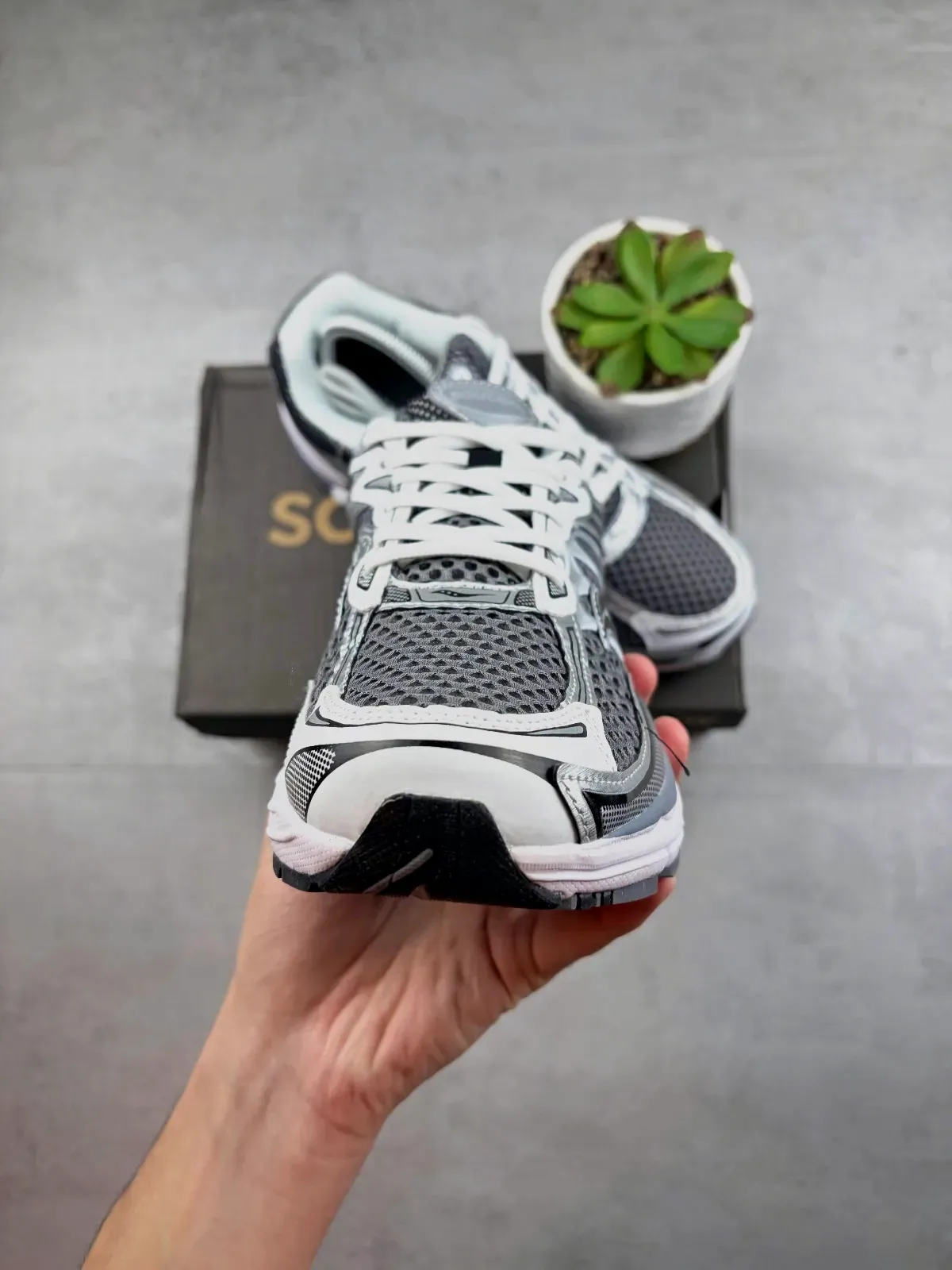 Saucony Progrid Omni 9 Gris / Taille 43 – Saucony – gris – taille 43 9