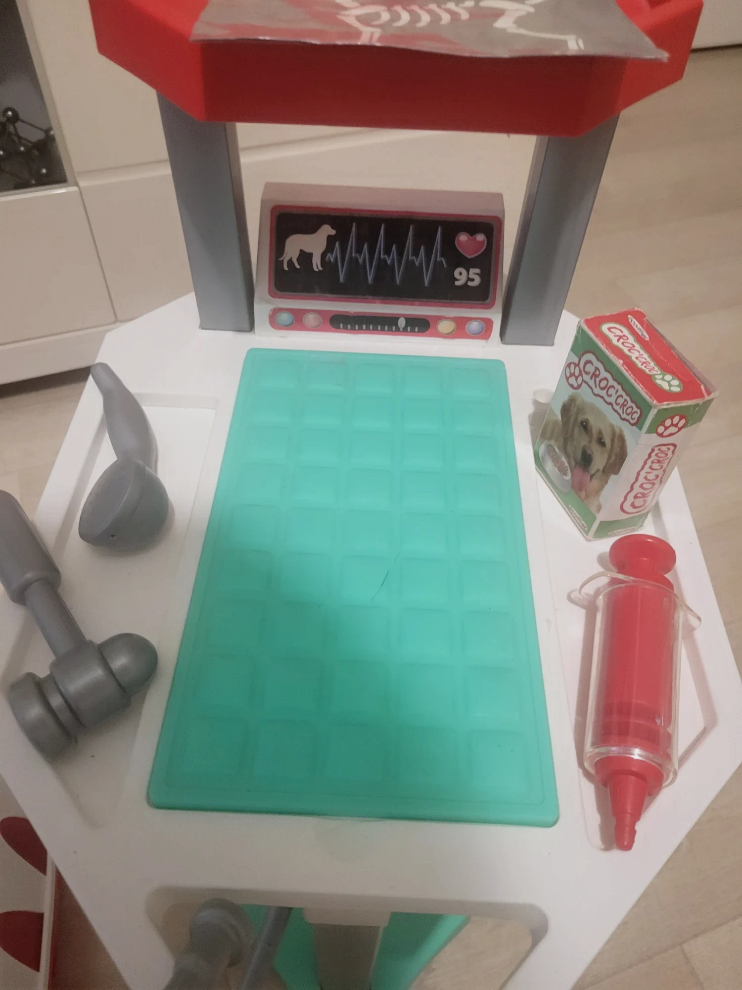 Chariot de vétérinaire avec petits chiens 1 poupée avec accessoires de docteur