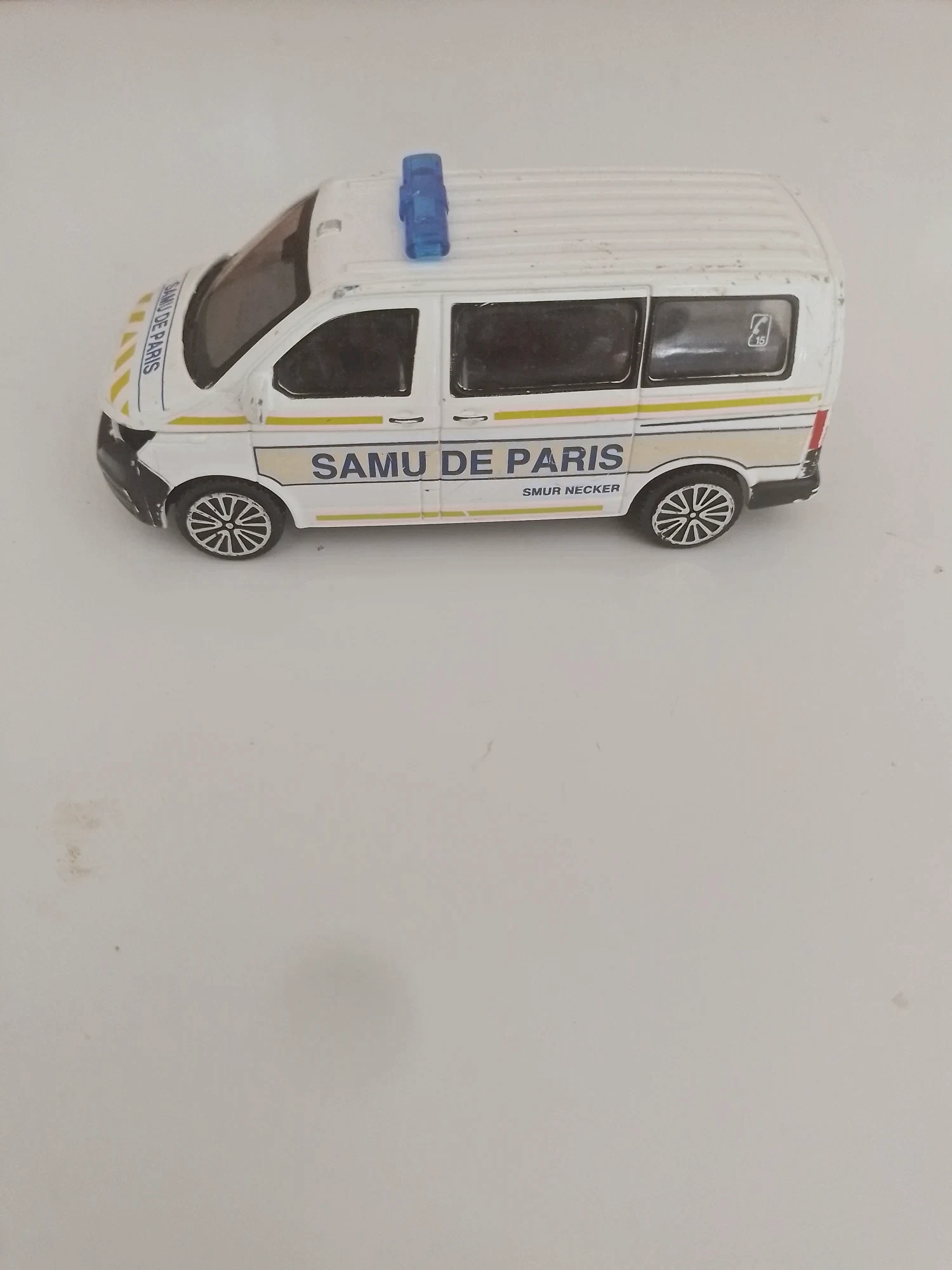 Jouet miniature – Volkswagen transporter – taille 6 ans