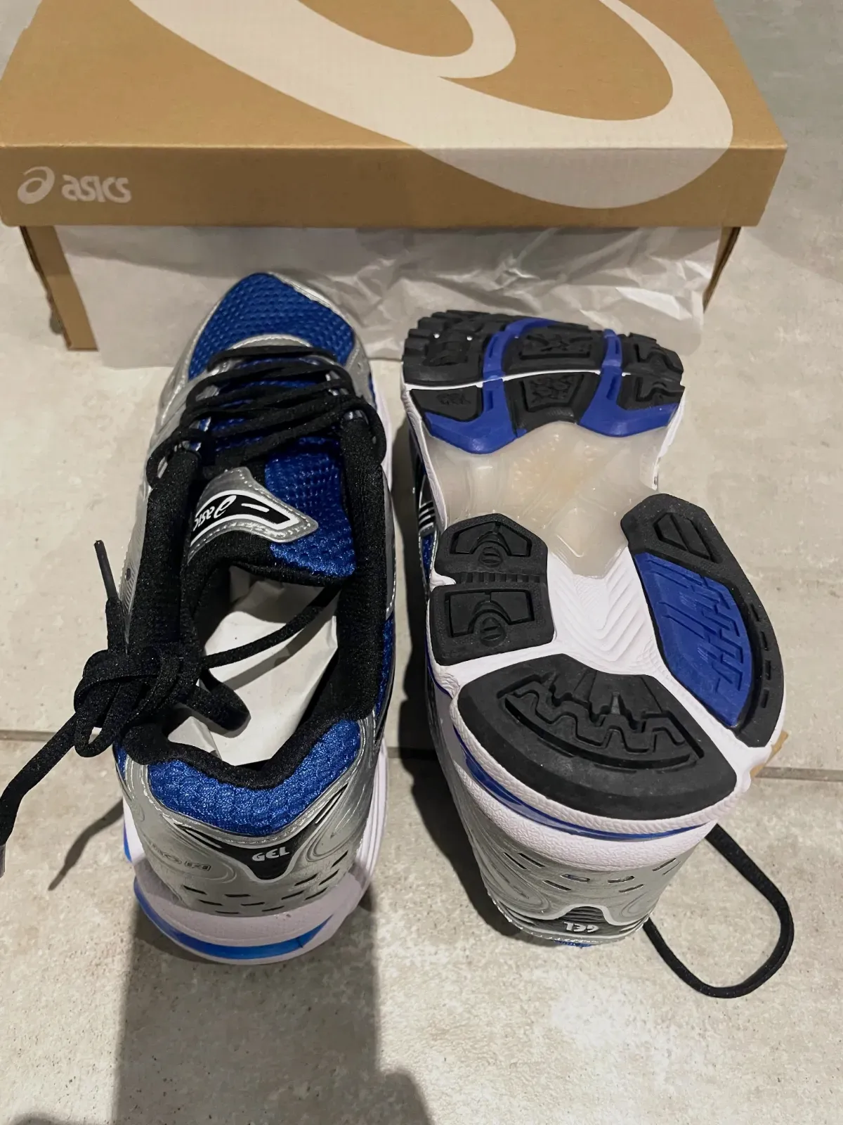 paire d'asics neuf  – Asics 5
