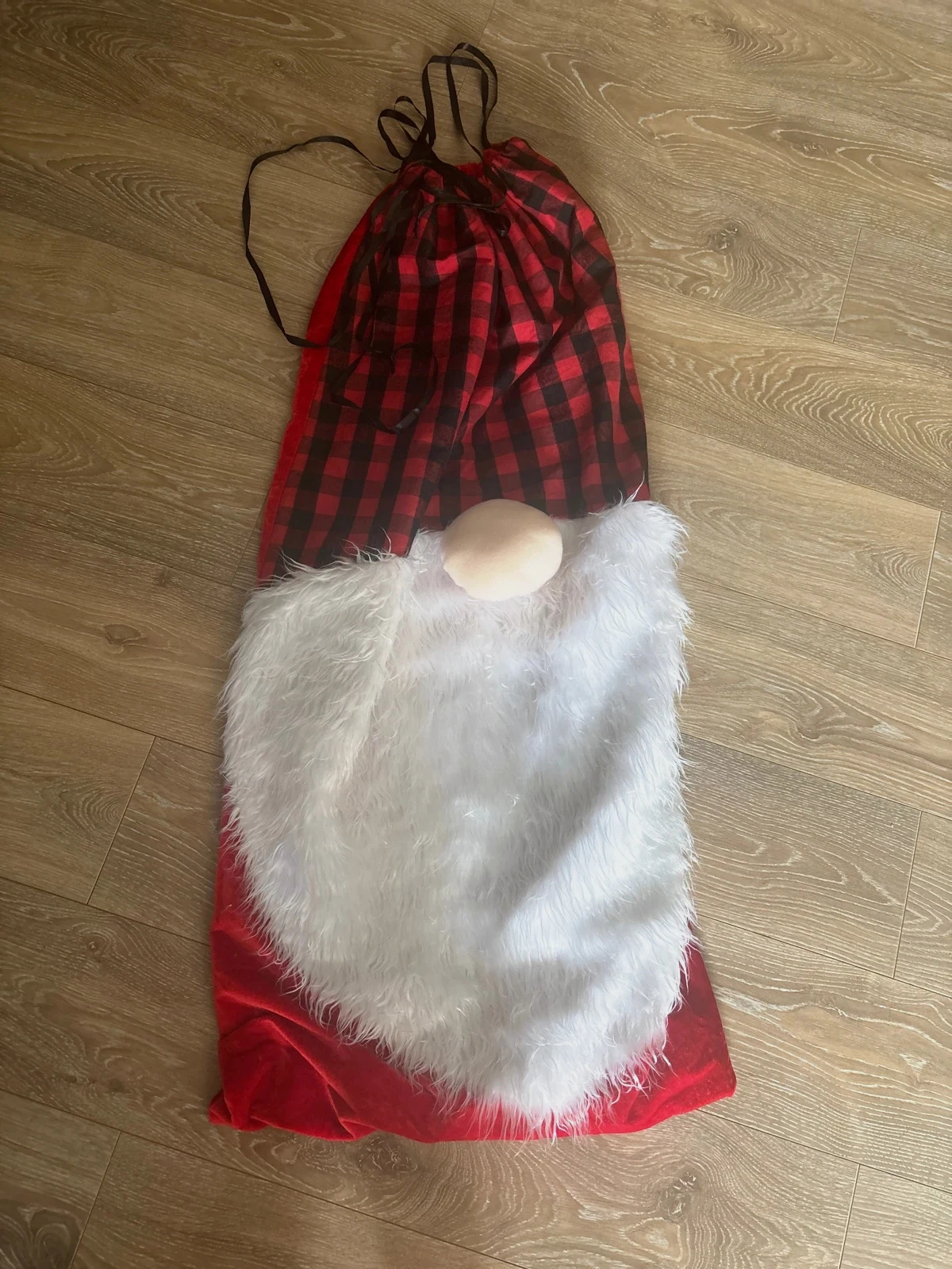 Hôte de Noël , 🎅 façon Gnome