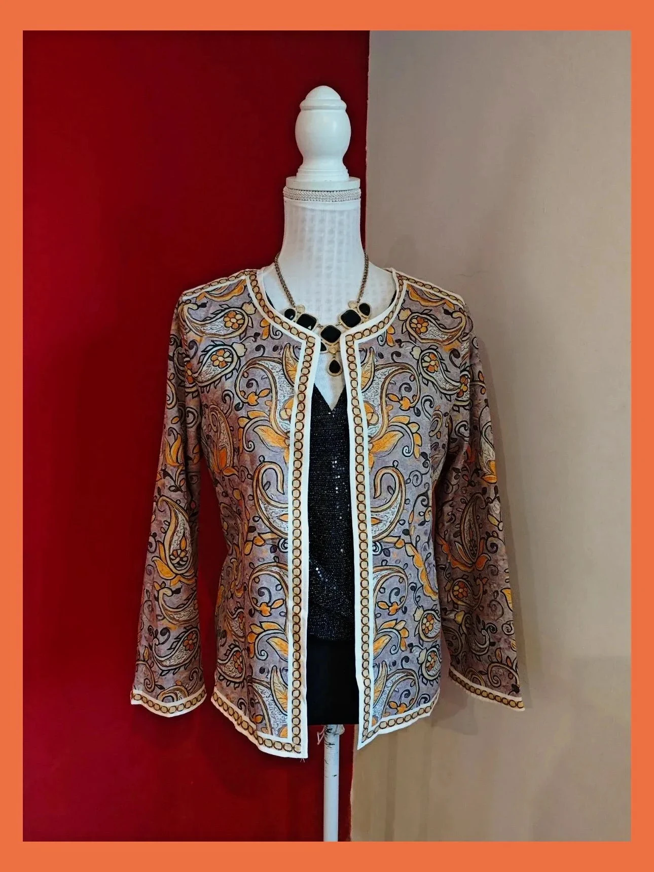 🌺 Bonita blazer de tela fina con estampado floral tonos tierra
