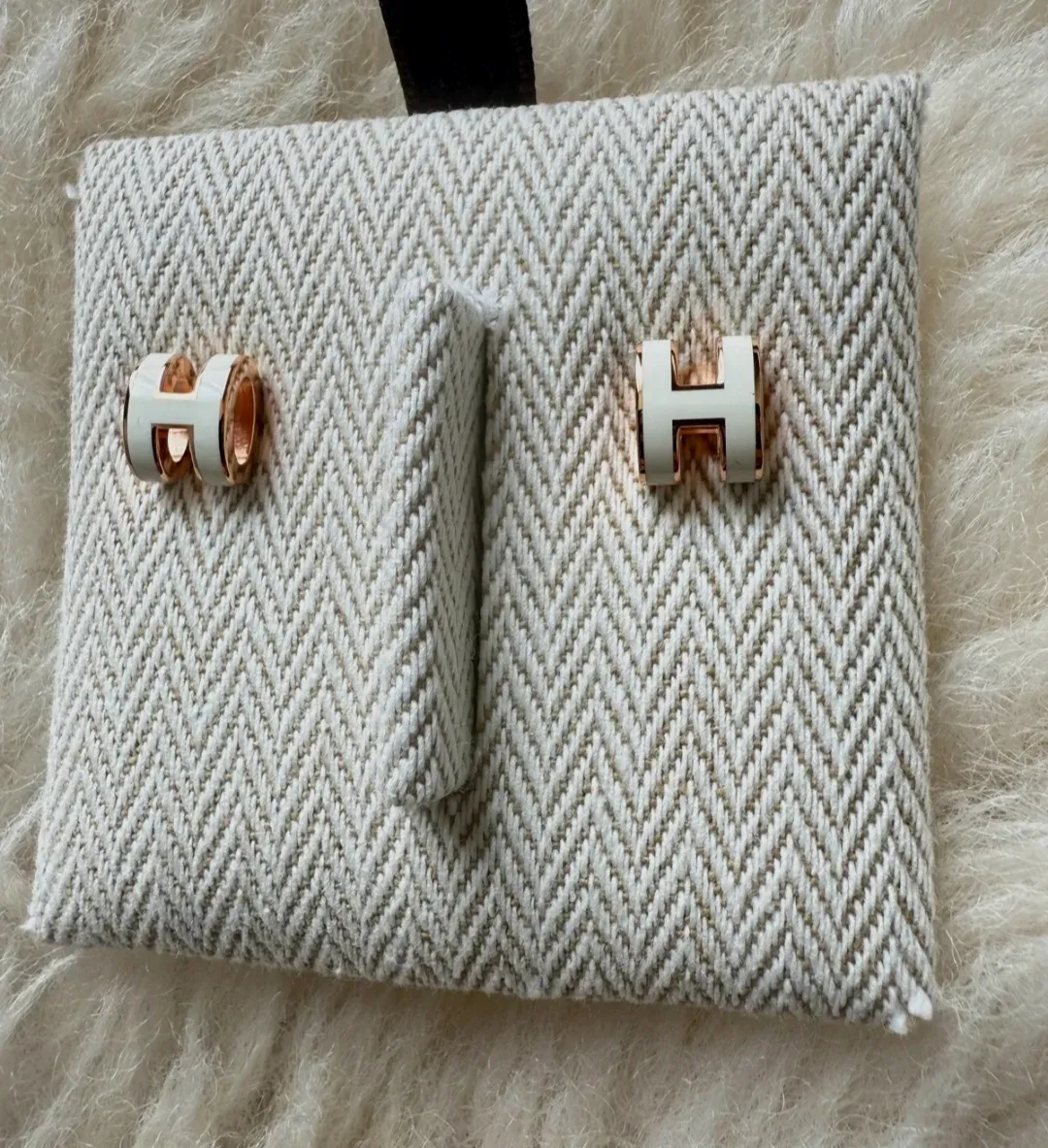 Boucles d'oreilles Hermès Mini Pop H doré et beige – Hermès – beige et doré – taille Taille unique 5