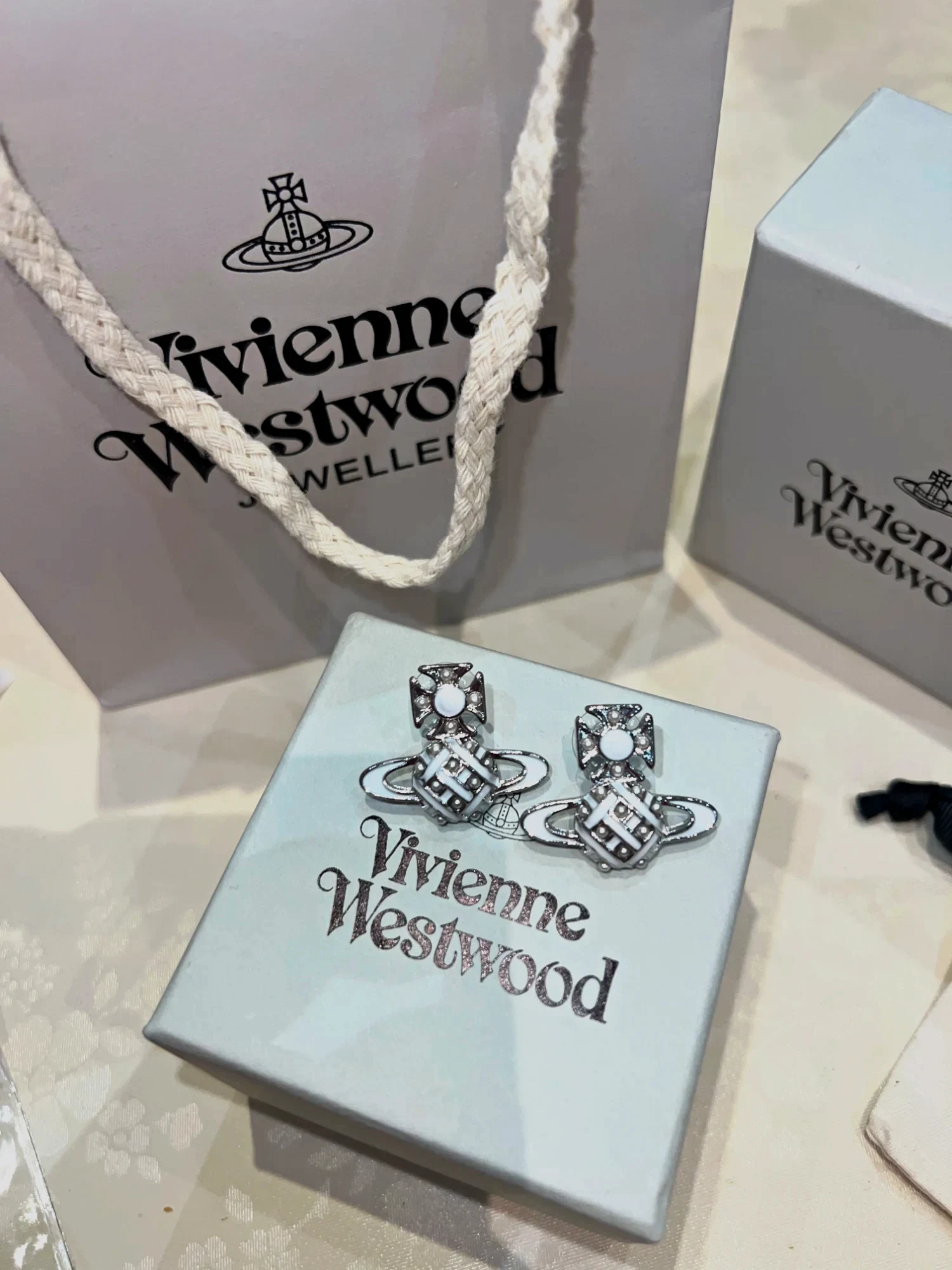 Boucles d'oreilles Vivienne Westwood orb argentées