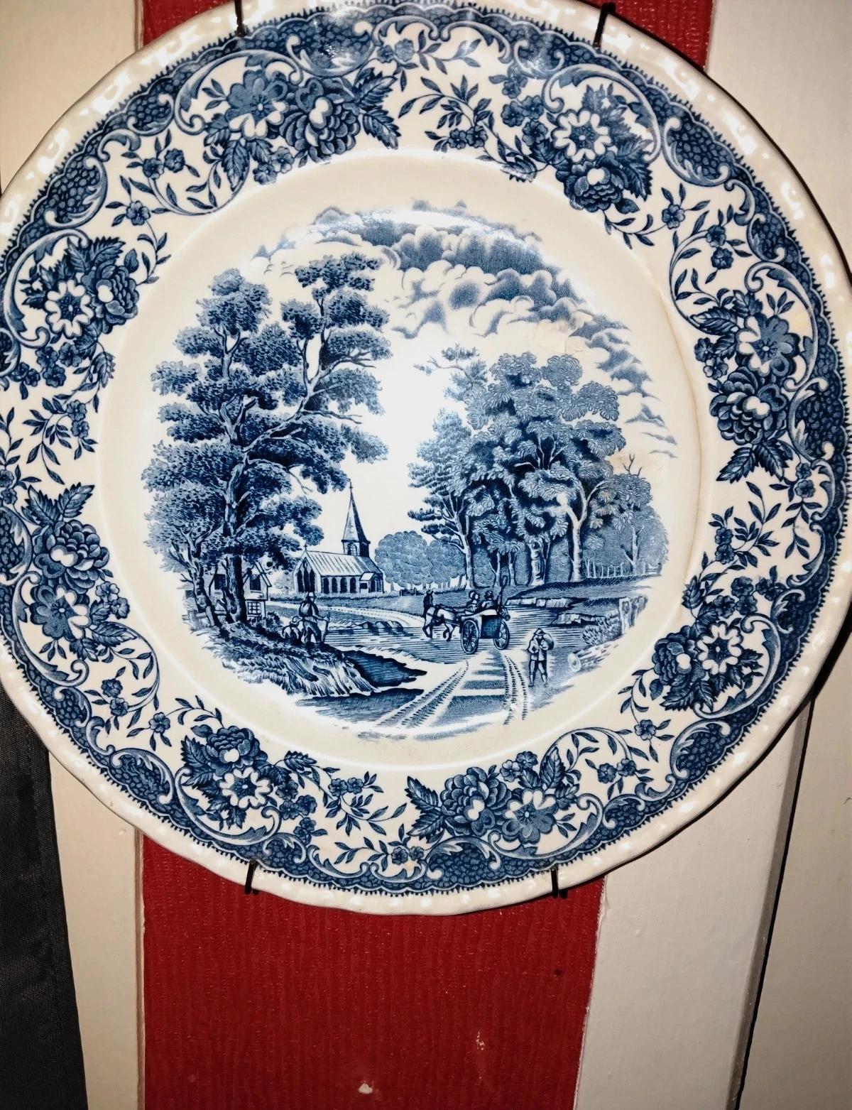 Duo Assiettes Murales Vintage Bleu et Blanc – Delft Boch & Staffordshire
