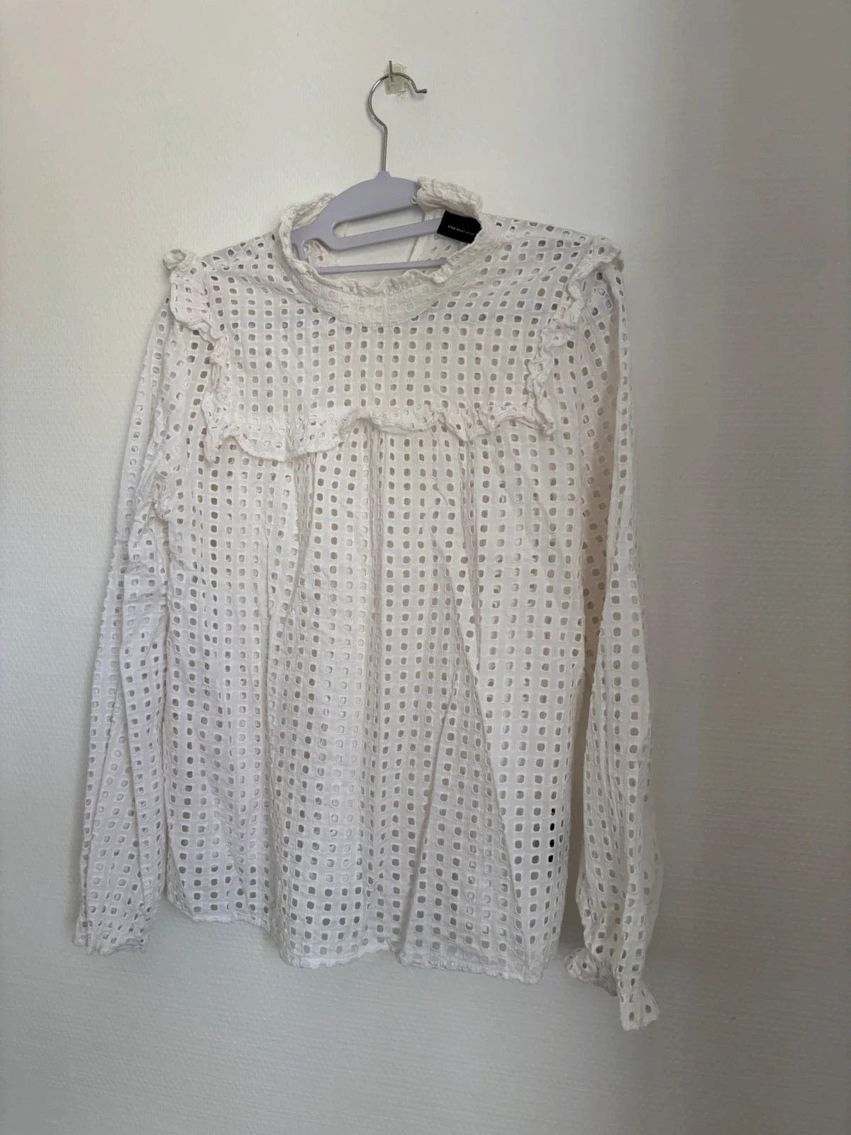 Chemisier blanc ajouré à volants – Who What Wear – taille L / 40 / 12