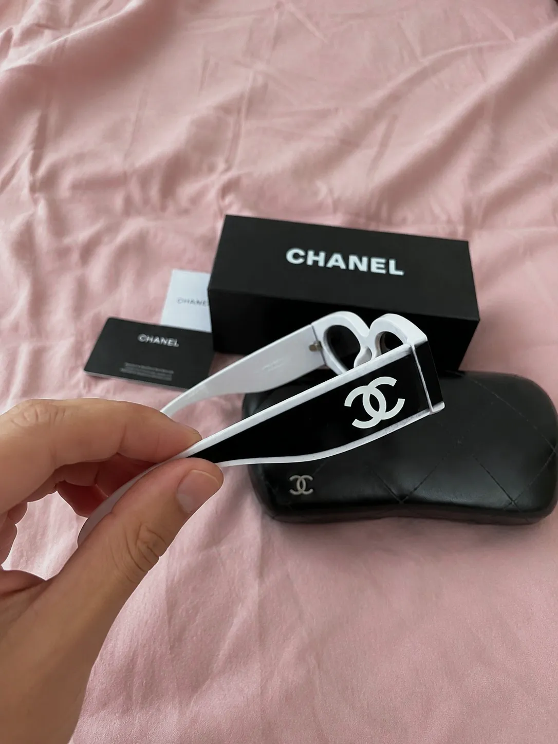 Lunettes de soleil Chanel – Chanel – taille Taille unique 7