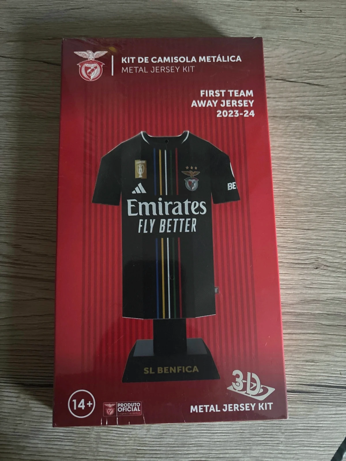 Produit Rare maillot en Métal 3D du Benfica SL 2023/2024