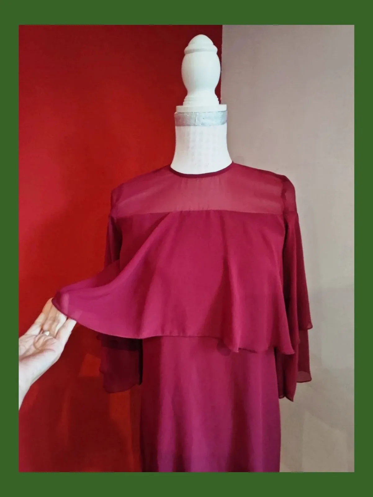 🌺Estiloso vestido de gasa granate con volante en la parte superior y en las mangas – Linú – taille L / 40 / 12 5