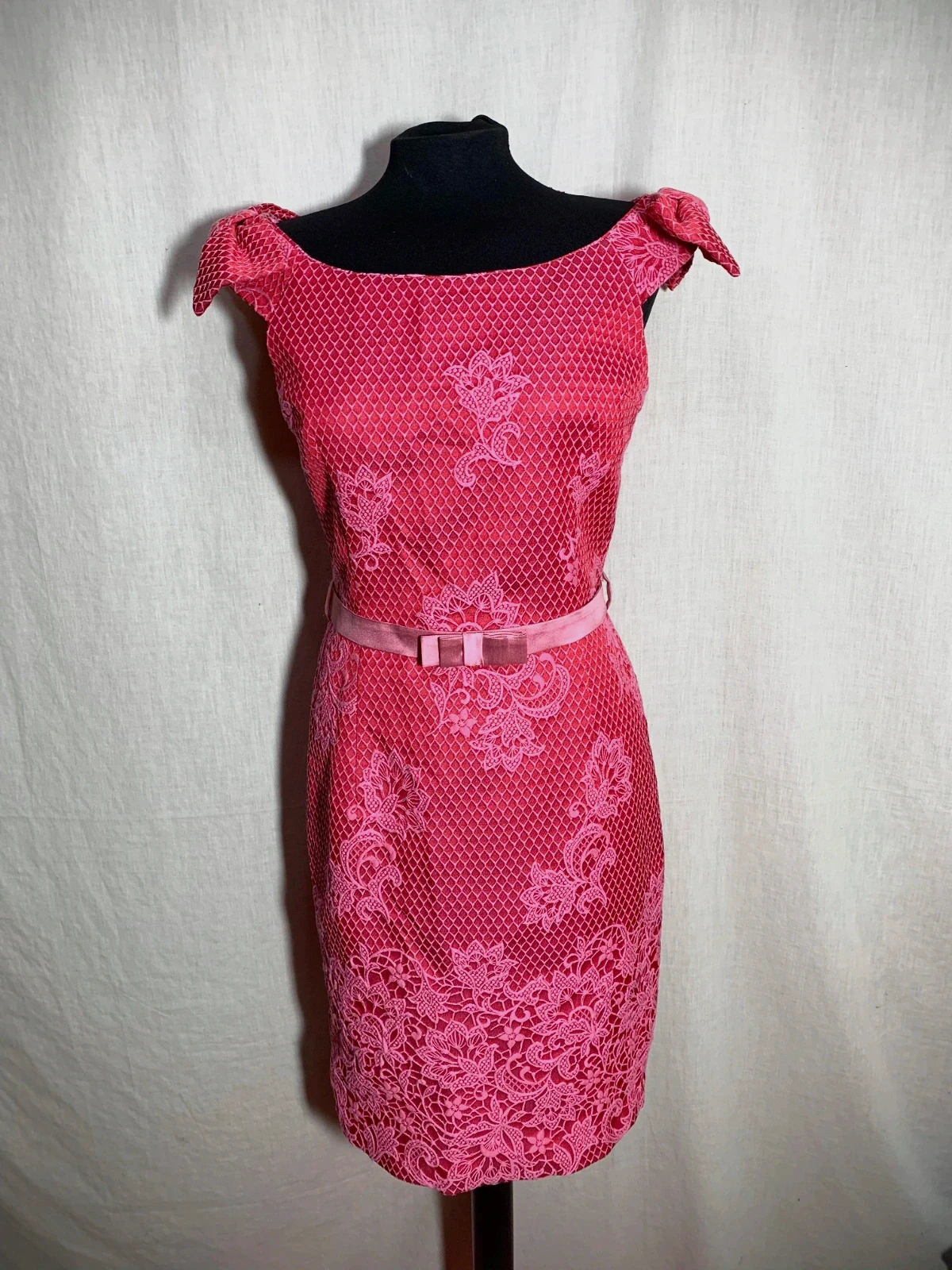 Vestido Rosa Bordado con Cinturón | Pink Embroidered Dress with Belt | el armario de la lulú