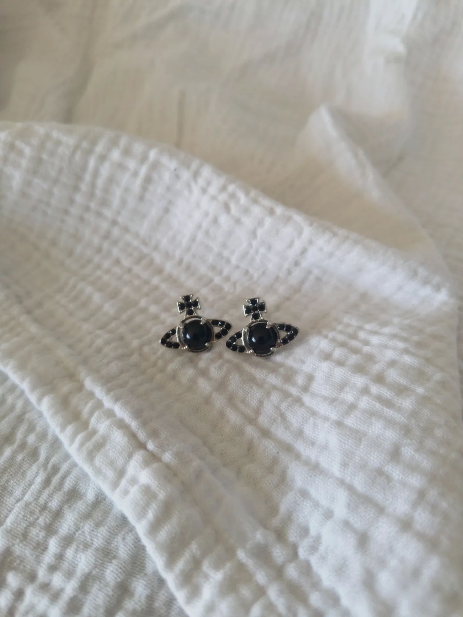 Boucles d'oreilles Vivienne Westwood neuves – Vivienne Westwood