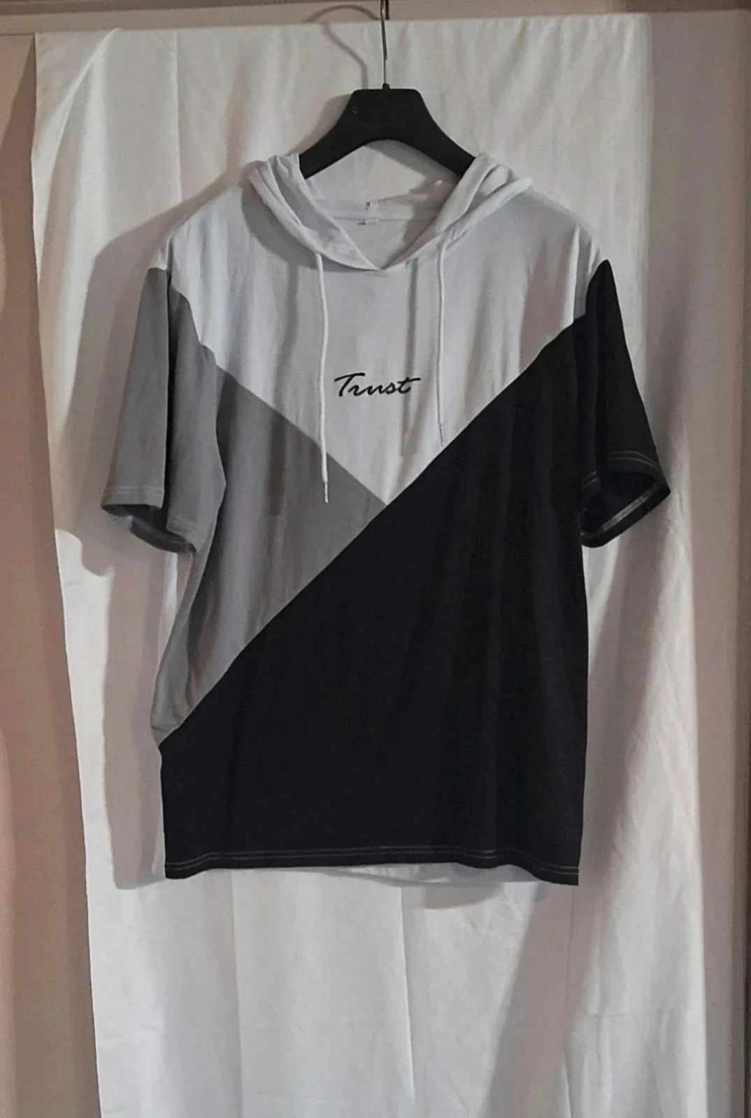 T-shirt à capuche homme – motif colorblock – Taille L