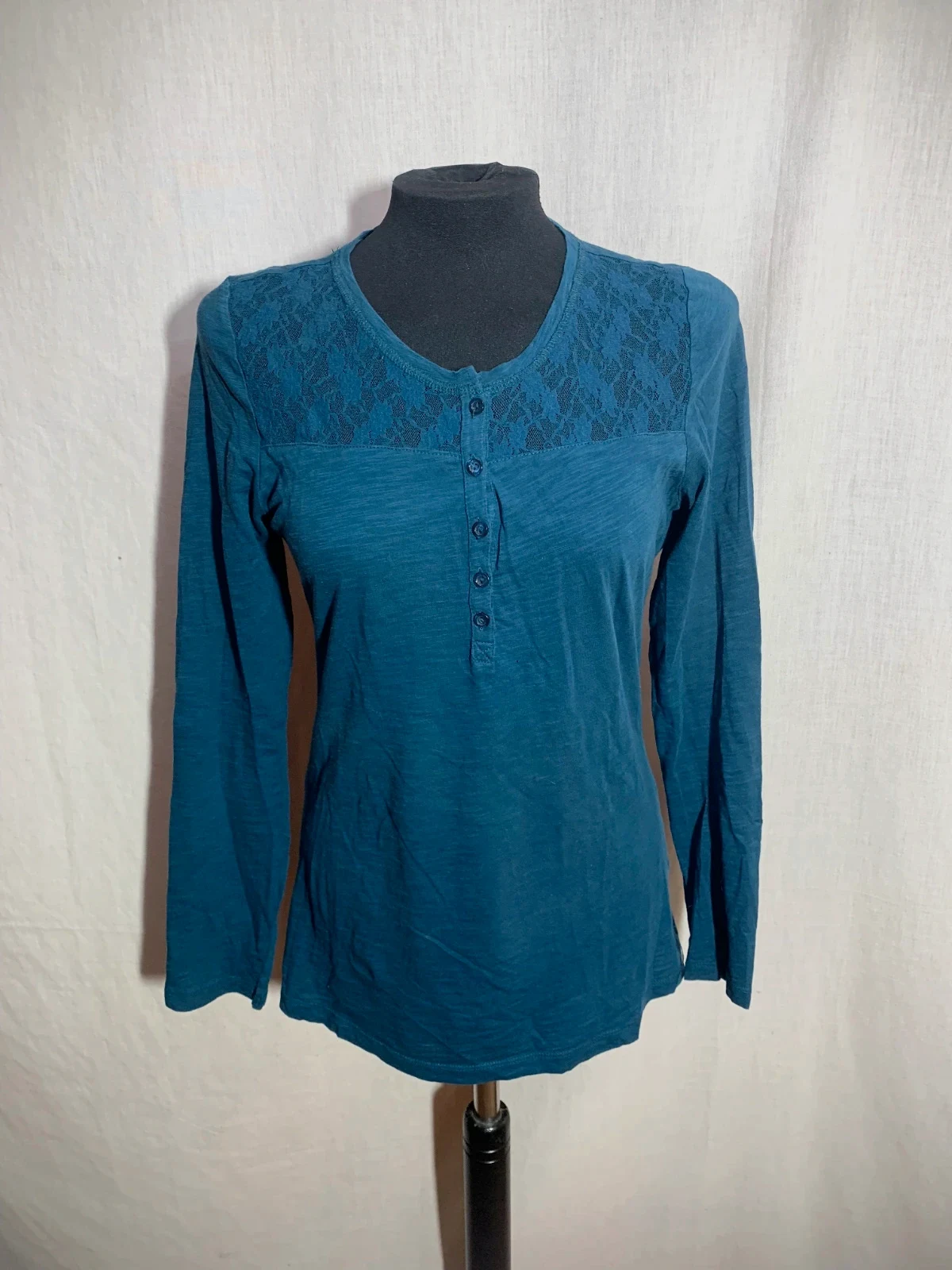 Camiseta Manga Larga Detalles Encaje | Long-Sleeved Shirt Lace Detailing | Mexx