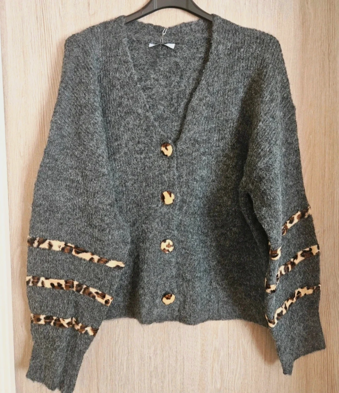 Cardigan doux avec cachemire et details leopard - taille unique 38 au 42 – Boutique Parisienne – taille L / 40 / 12